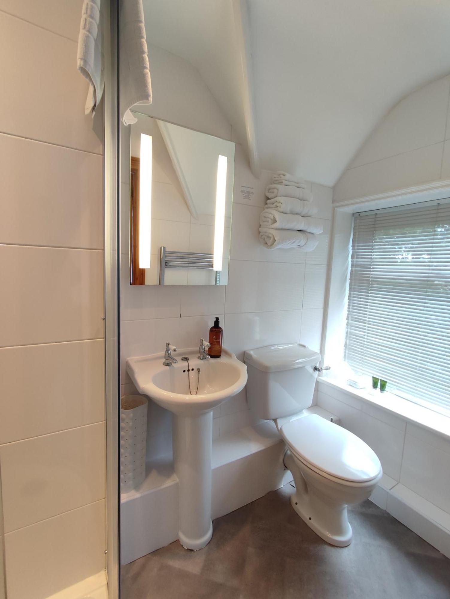 Anton Guest House Bed And Breakfast シュルーズベリー エクステリア 写真