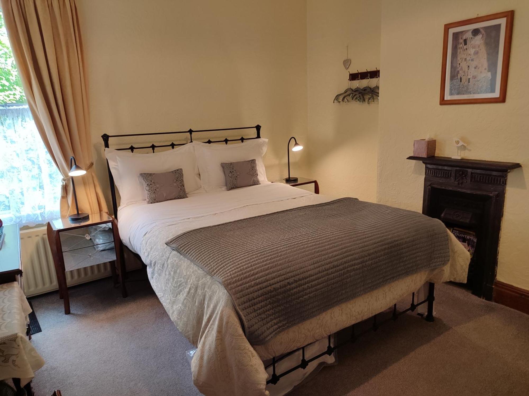Anton Guest House Bed And Breakfast シュルーズベリー エクステリア 写真